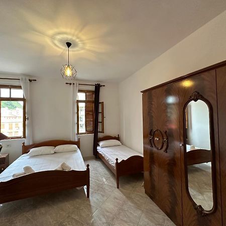 Central Charm Apartments Вльора Екстер'єр фото