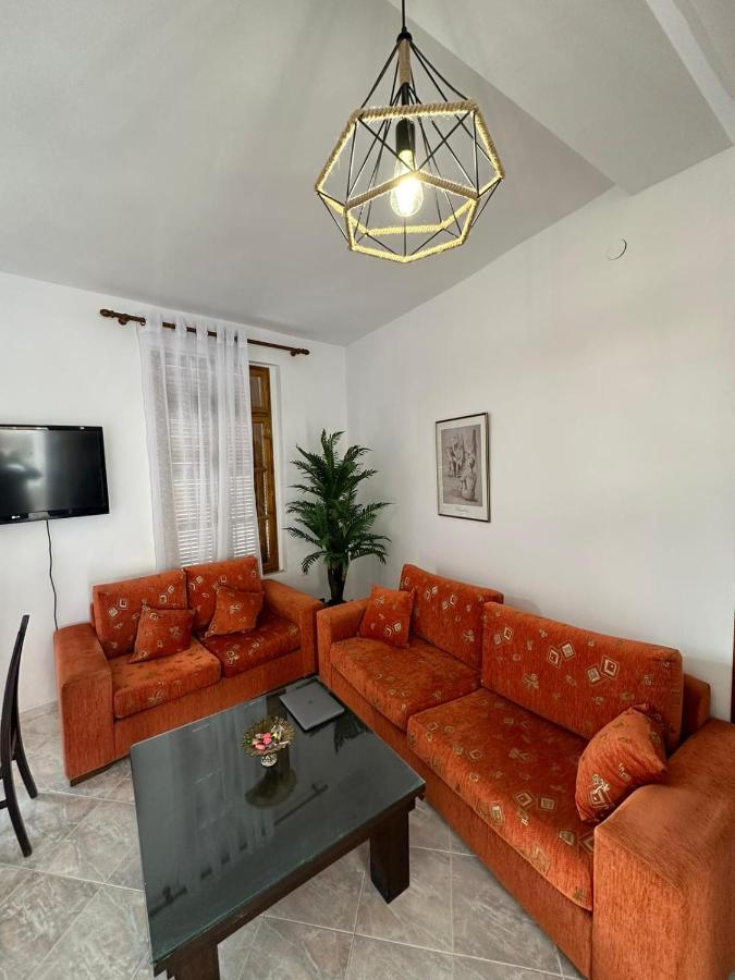 Central Charm Apartments Вльора Екстер'єр фото