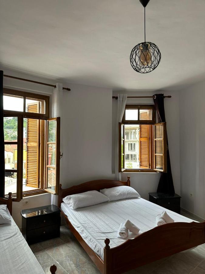 Central Charm Apartments Вльора Екстер'єр фото