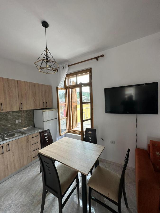 Central Charm Apartments Вльора Екстер'єр фото