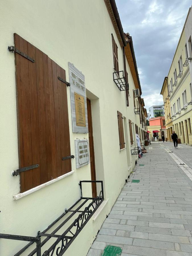 Central Charm Apartments Вльора Екстер'єр фото