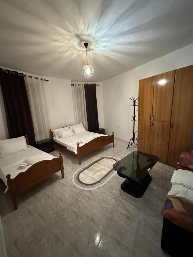 Central Charm Apartments Вльора Екстер'єр фото